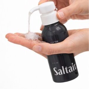 Saltair BLACK TIDE SKIN HYDRATING
TRAVEL SIZE BODY WASH unisex 3 fl Oz /88 mL